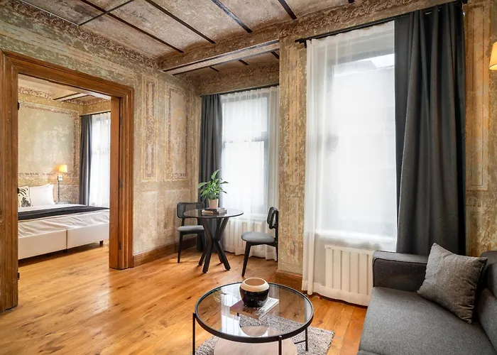 Urban Quarters - Büklü Estambul