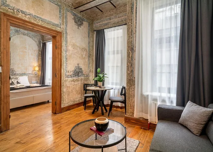 Urban Quarters - Büklü Estambul